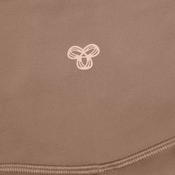 TNA Butter High Rise Cheeky Leggings size XS in deep taupe - Picture 3 of 7